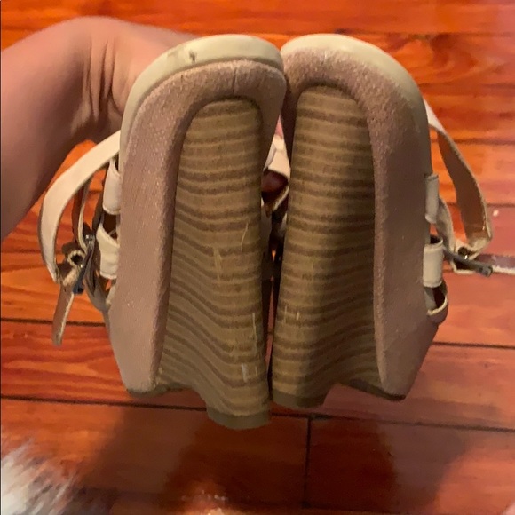 BCBG wedges - Picture 3 of 4